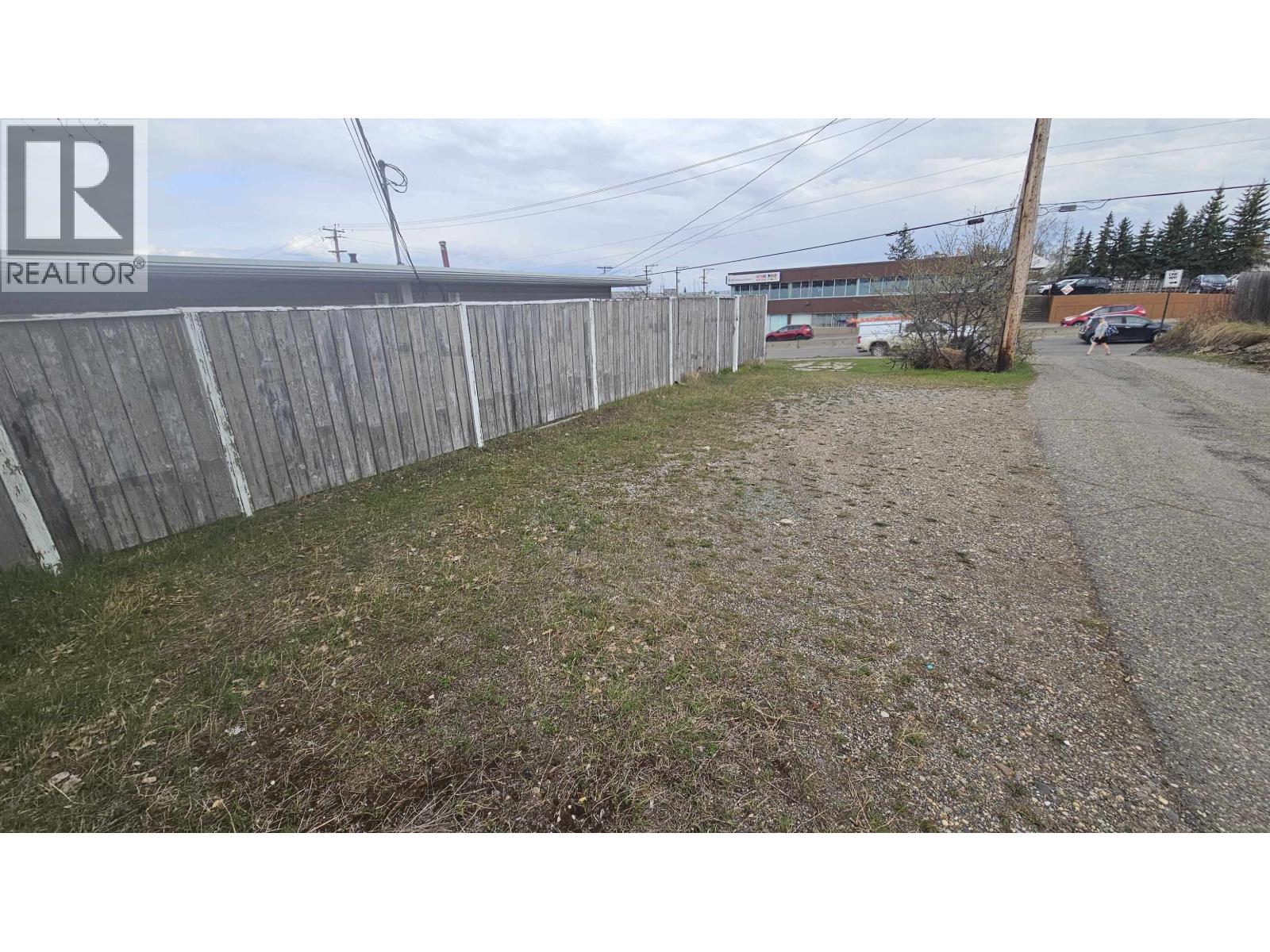 469-471 LYON STREET, Prince George