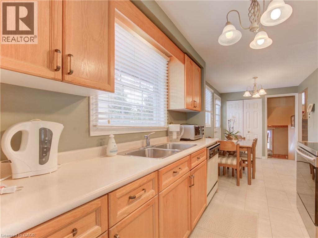 33 MANOR Drive - 15