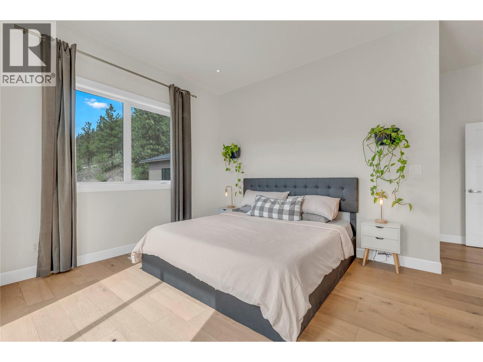 8388 Princeton Summerland Road, Summerland