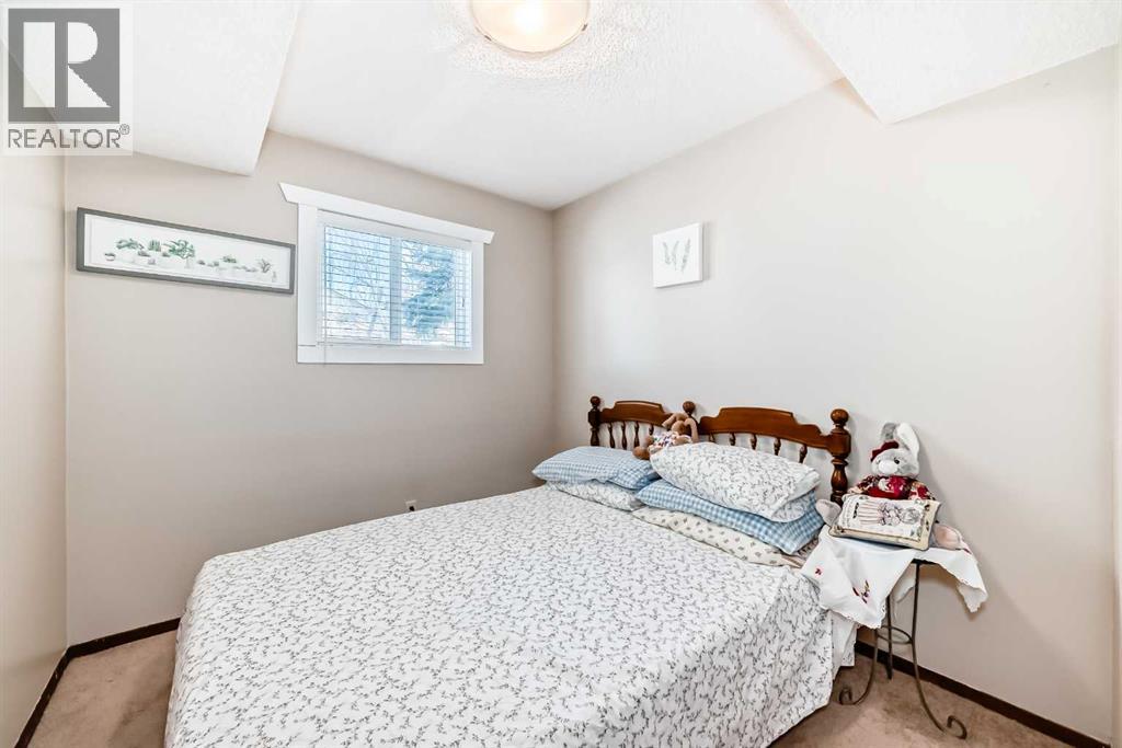 216 Hawkwood Boulevard NW — photo 32