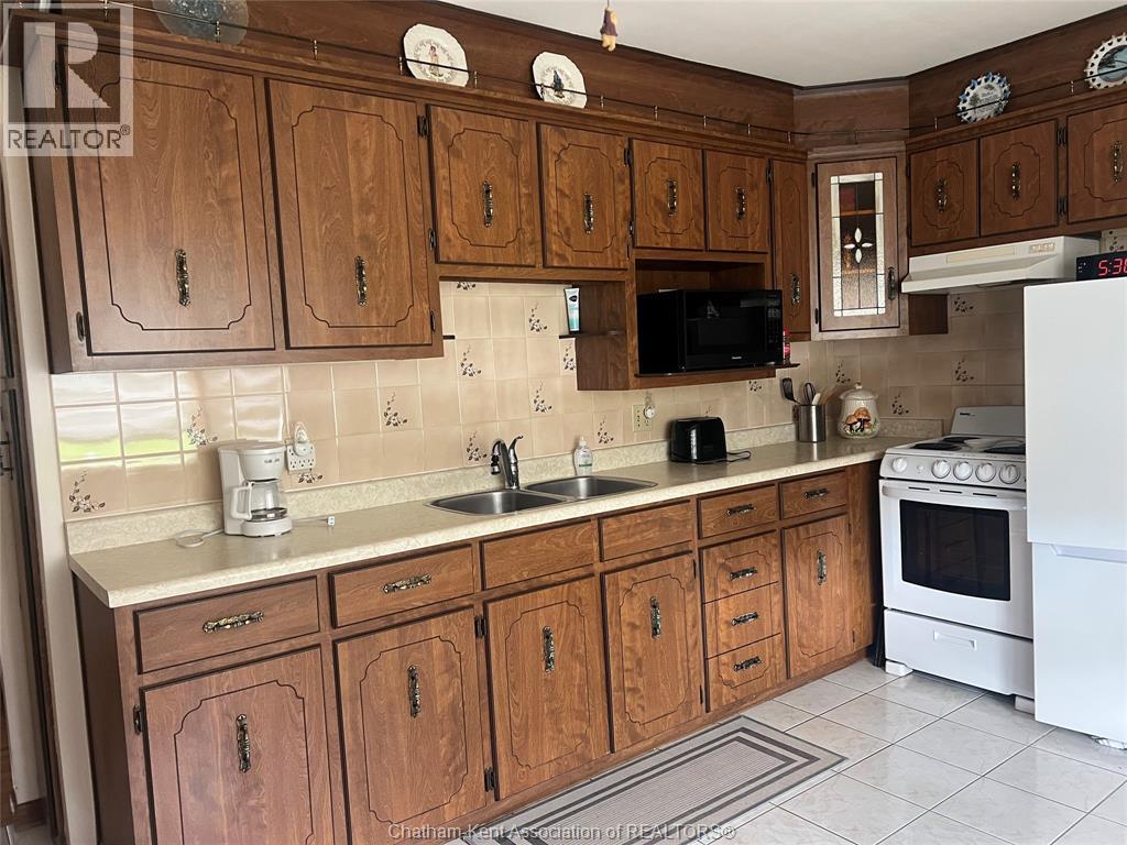 61 SEMENYN AVENUE, Chatham, Ontario, N7L3R7 — Photo 3