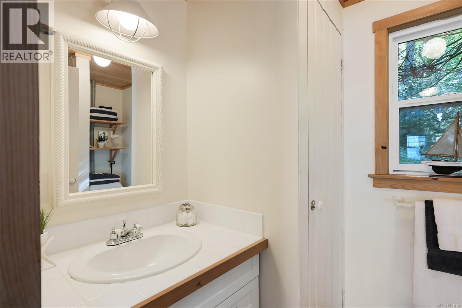 90 Mckenzie Cres - 39