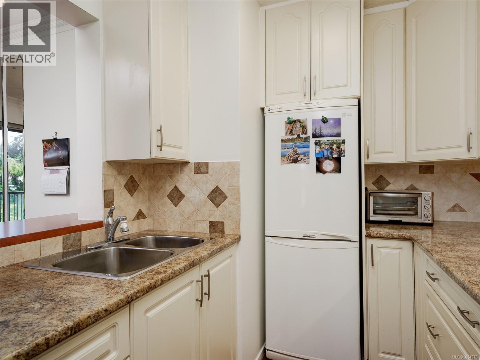 #302 1101 Hilda St - 11