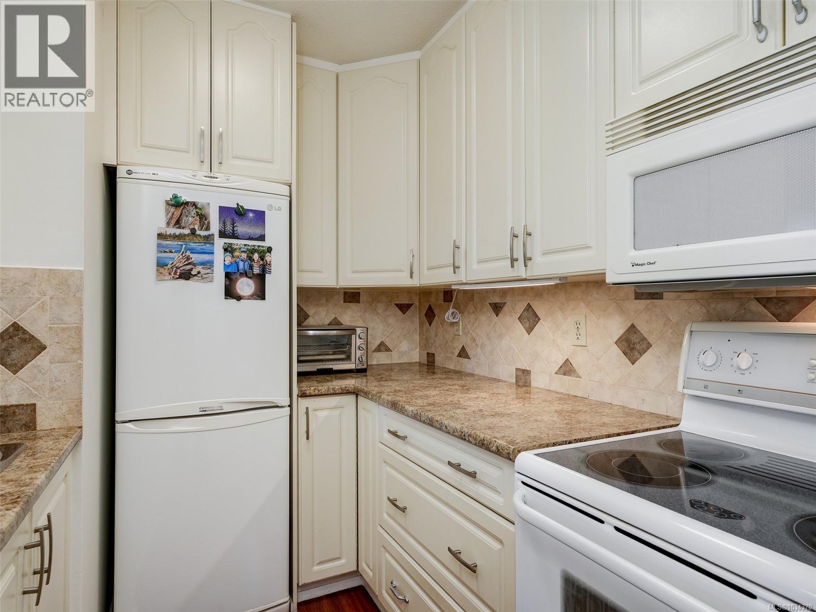 #302 1101 Hilda St - 9