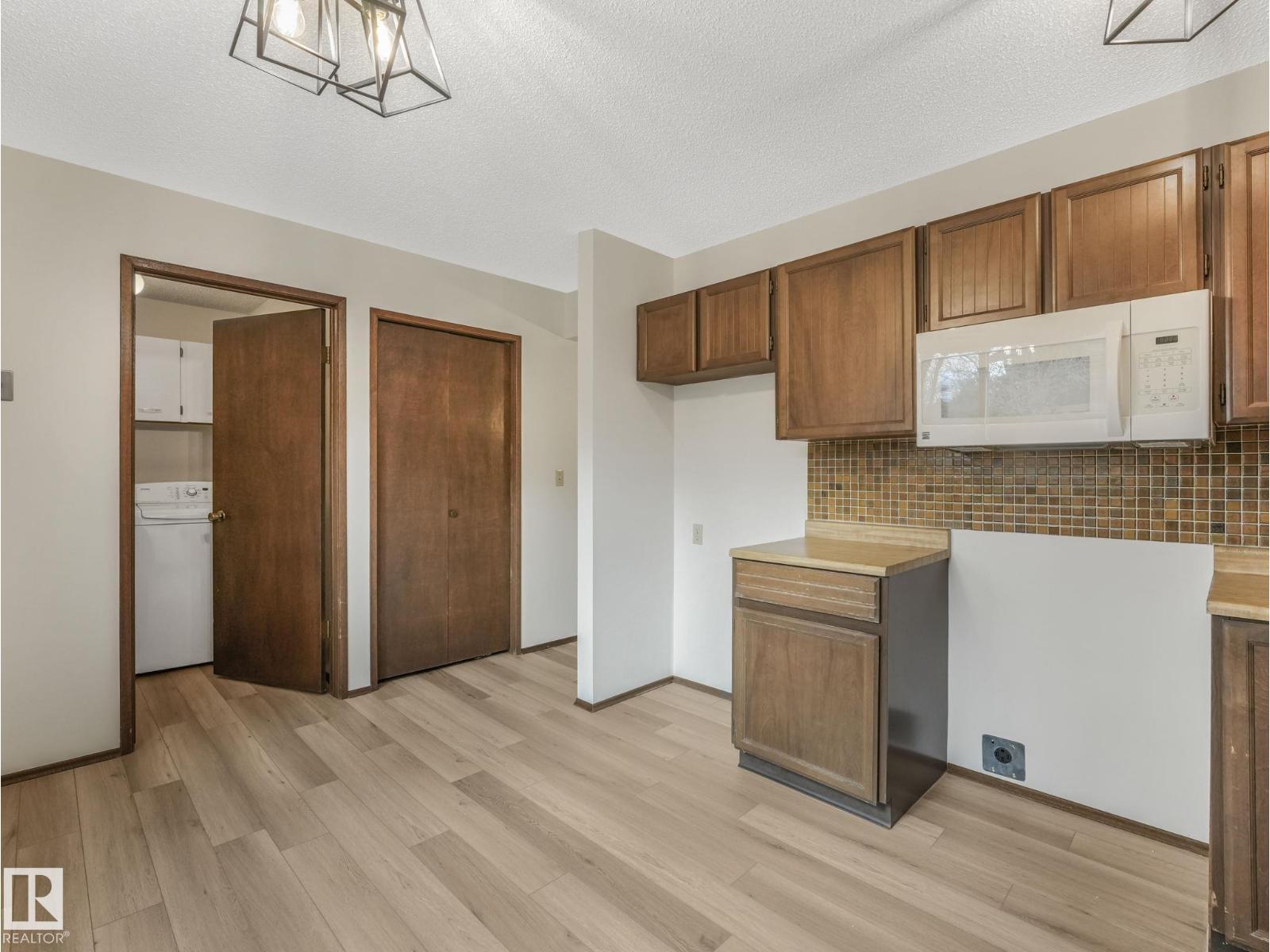 33 GLAEWYN - 16