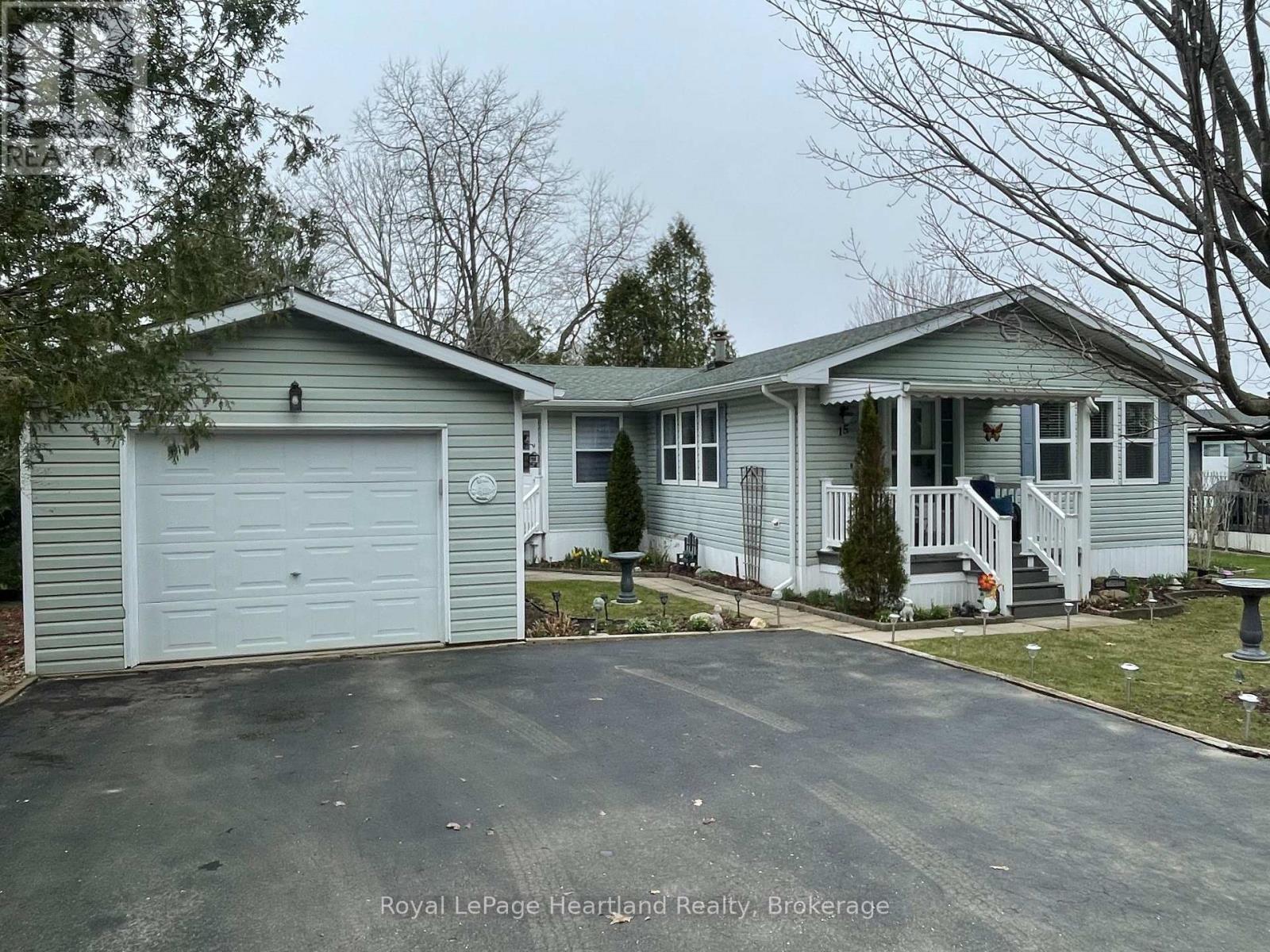 15 HURON LANE - 1