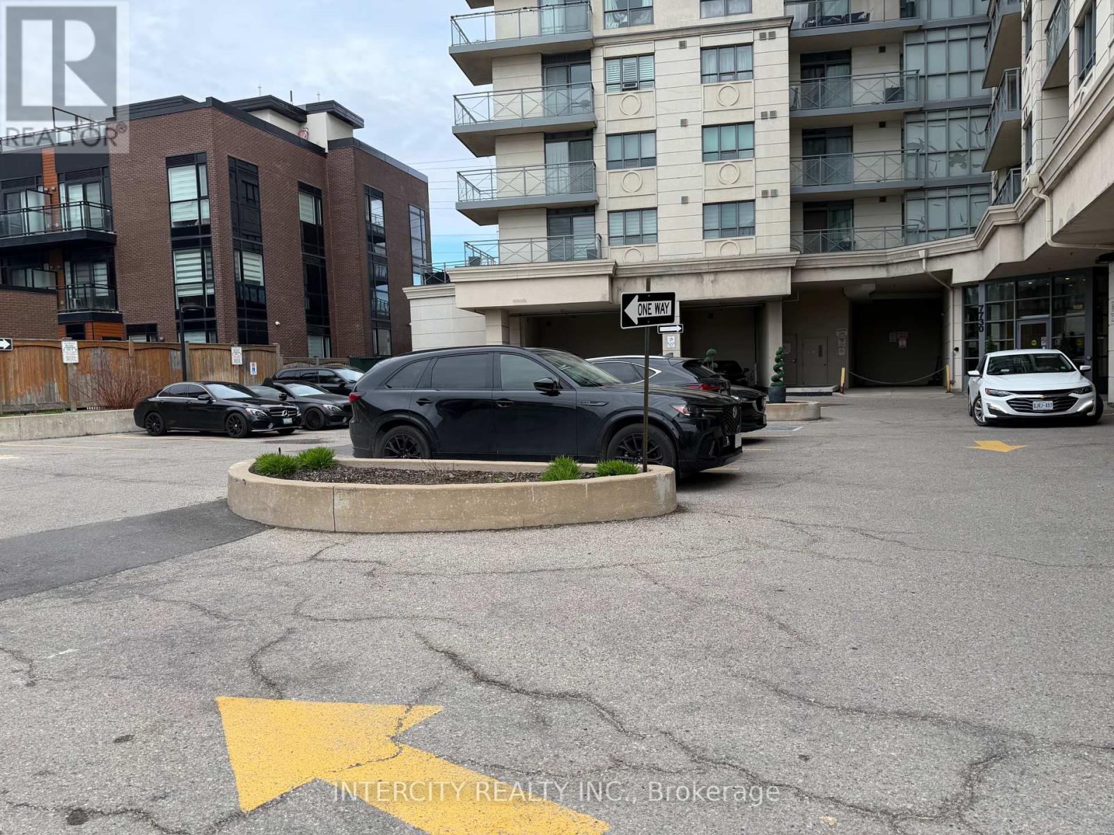 #802 7730 KIPLING AVENUE - 43