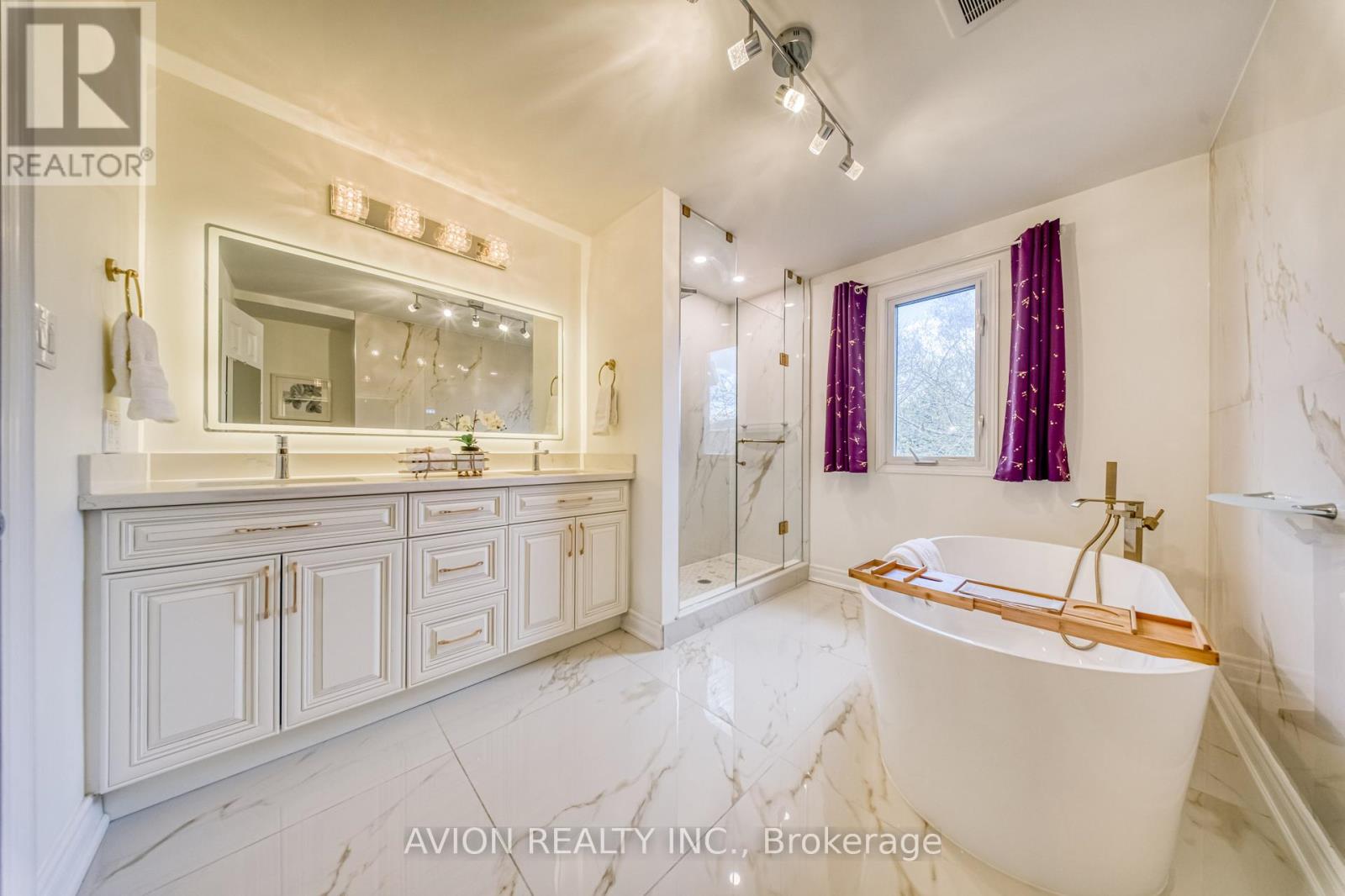 134 BUTTERFIELD CRESCENT - 27
