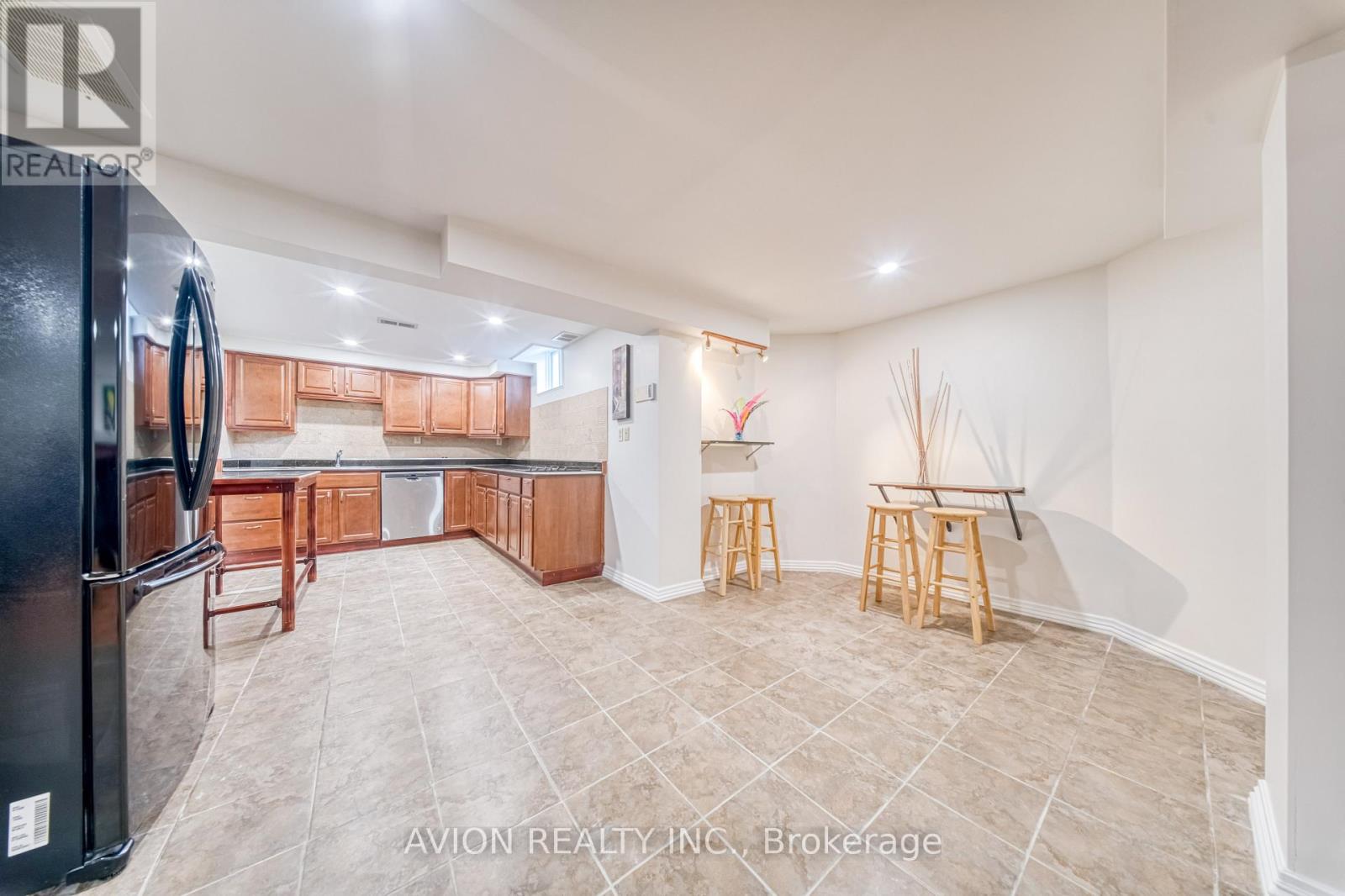 134 BUTTERFIELD CRESCENT - 38