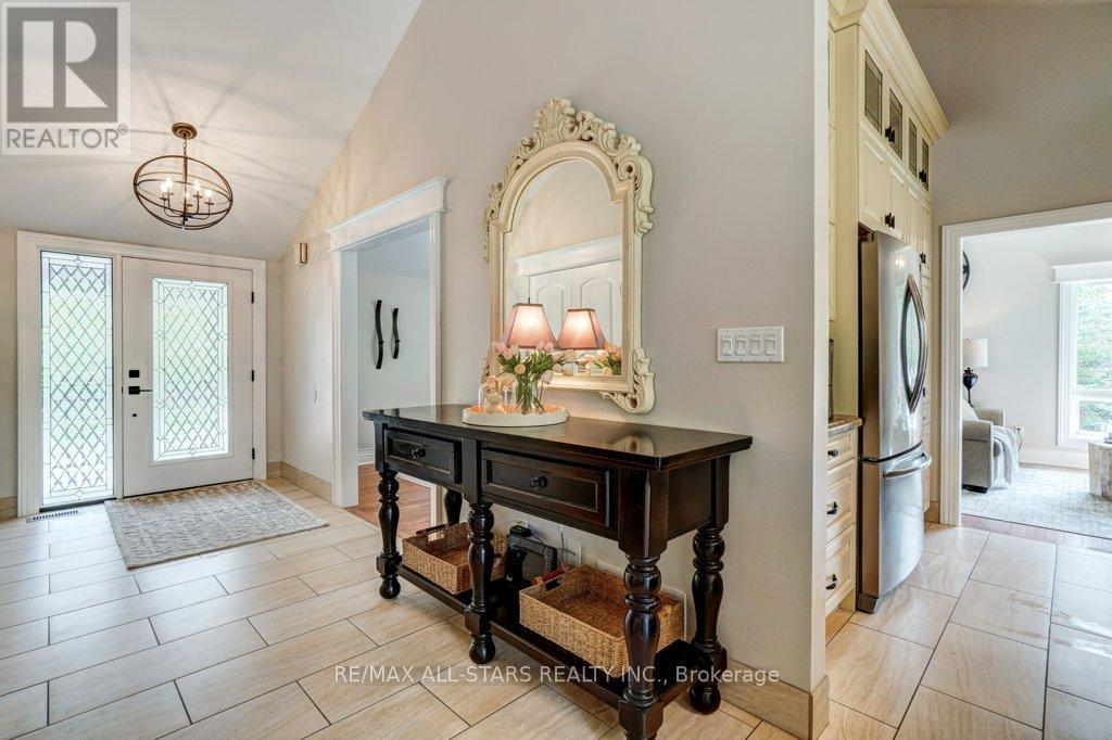 9296 8 CONCESSION - Image 3