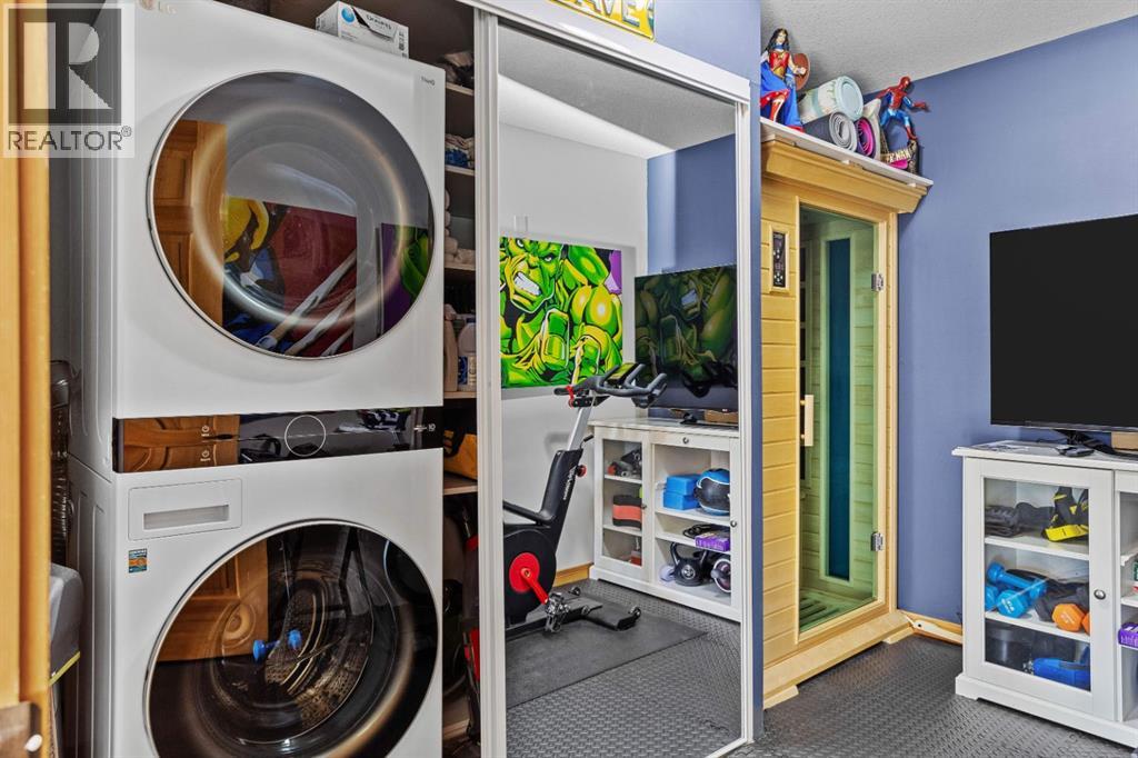 Laundry Room & Flex Space