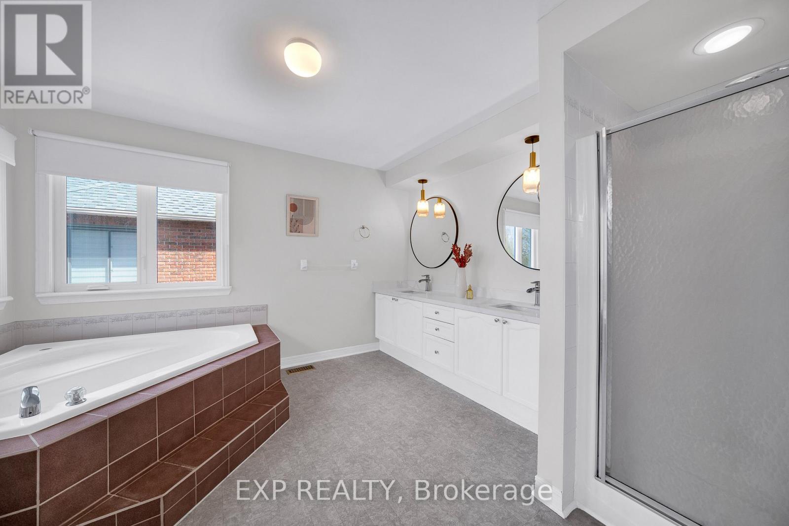 126 GRENADIER WAY - 26