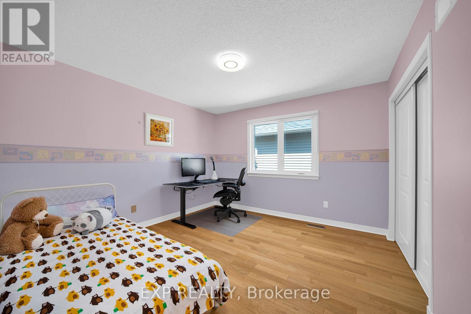 126 GRENADIER WAY - 28
