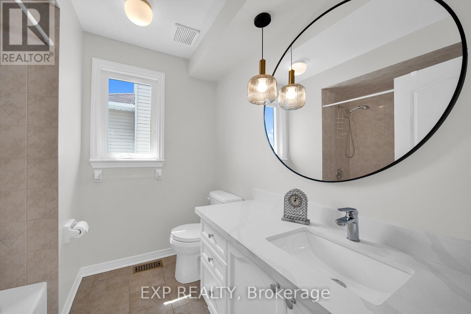 126 GRENADIER WAY - 34