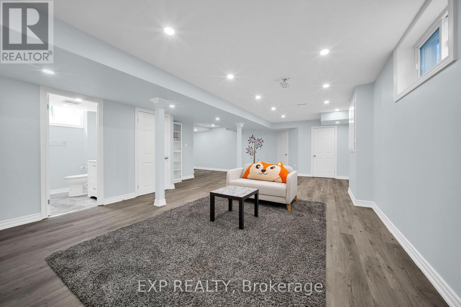 126 GRENADIER WAY - 38