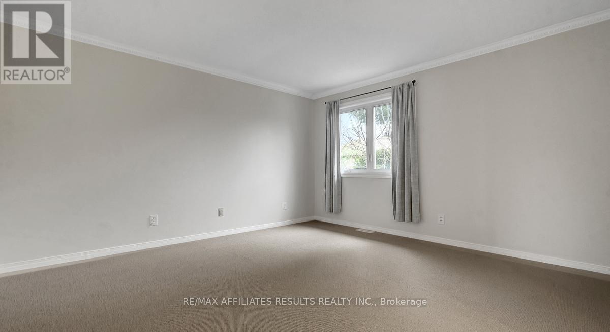 13 SPRINGCREEK CRESCENT - 22