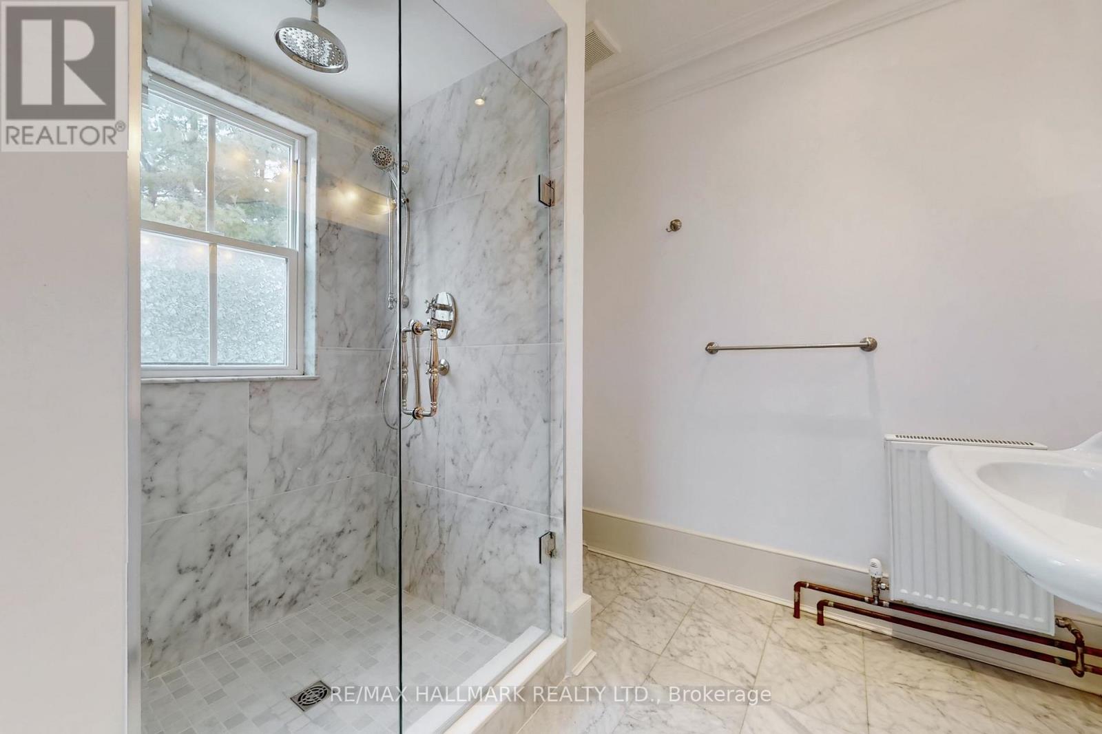 64 POWELL STREET - 28