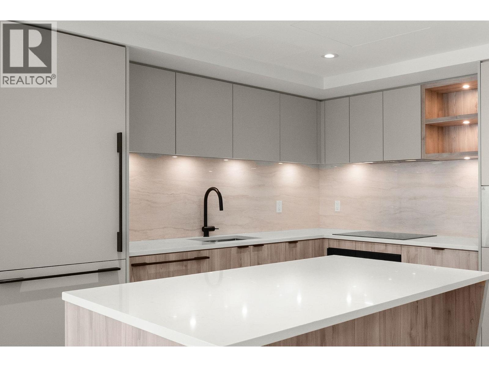 1xx 755 HARBOURSIDE DRIVE, North Vancouver