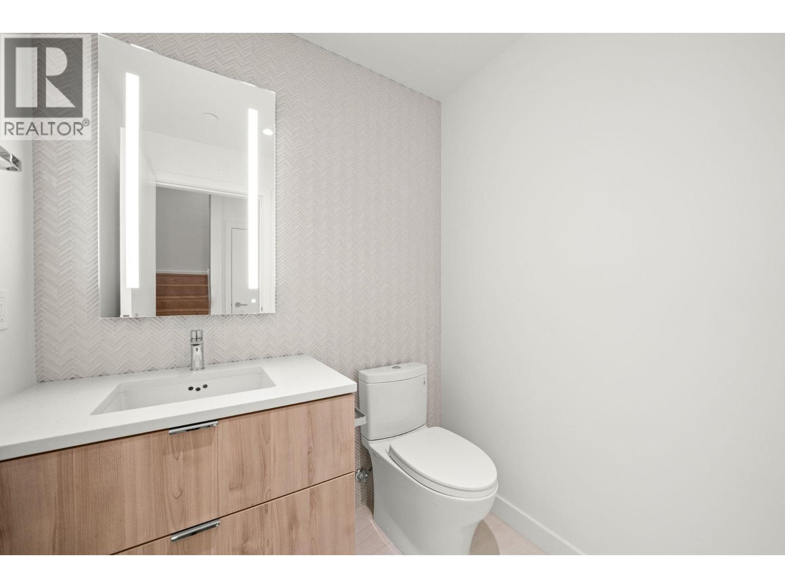 1xx 755 HARBOURSIDE DRIVE, North Vancouver