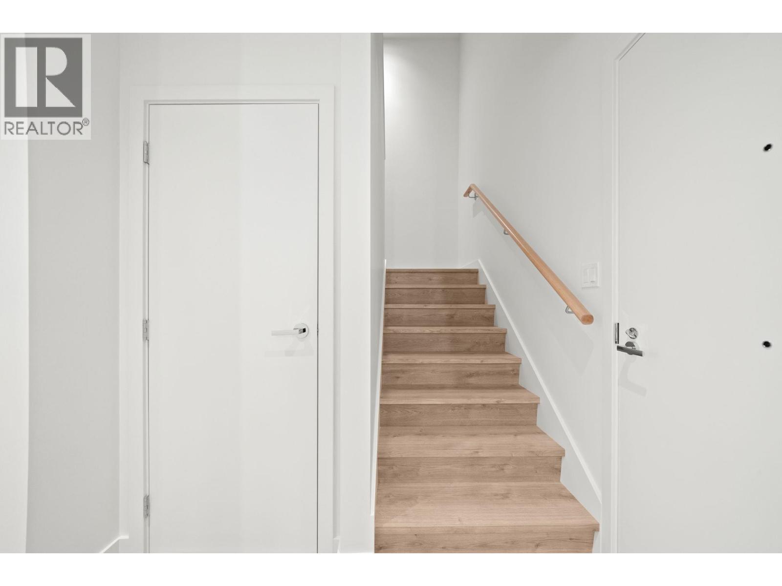 1xx 755 HARBOURSIDE DRIVE, North Vancouver