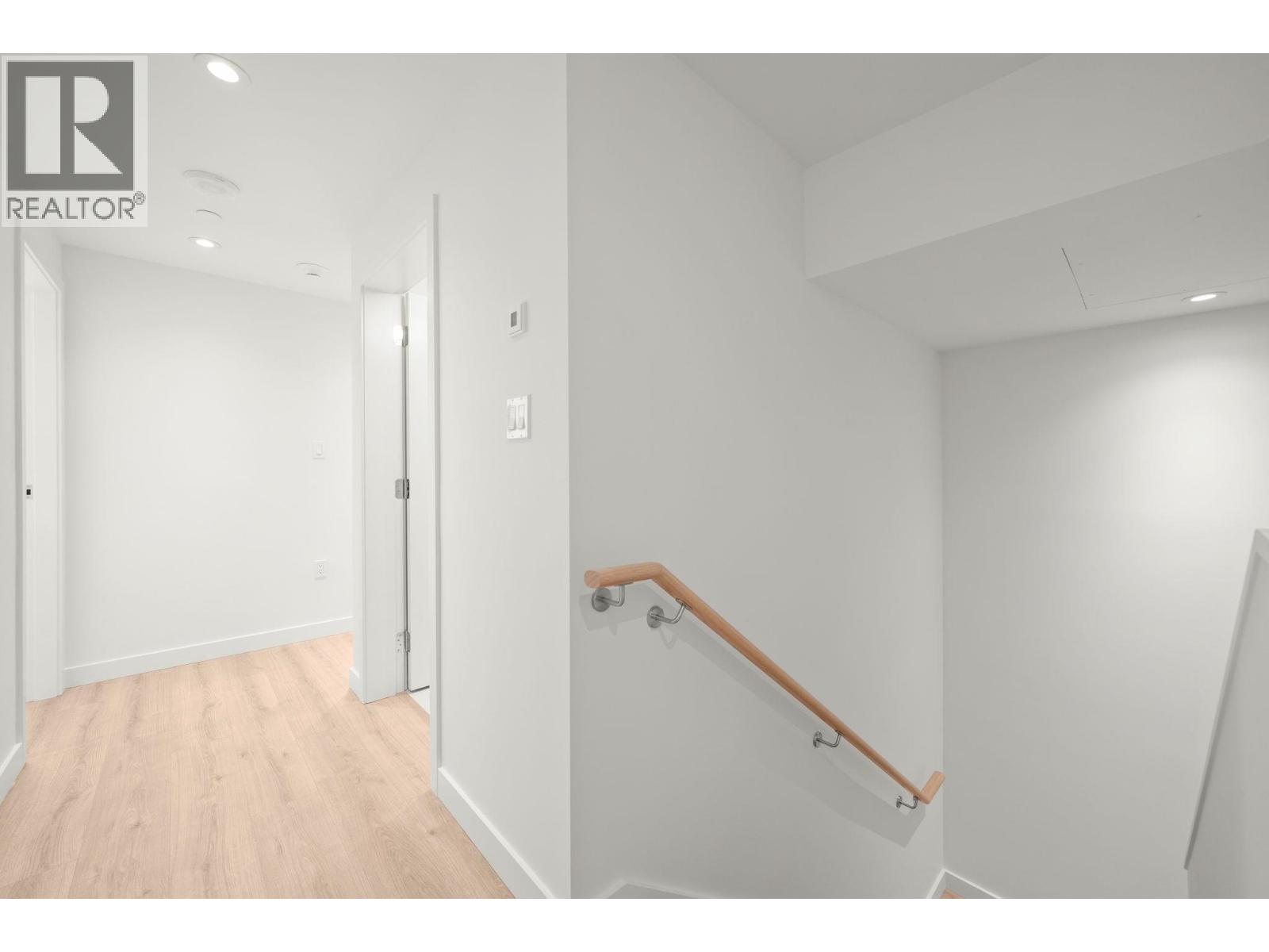 1xx 755 HARBOURSIDE DRIVE, North Vancouver