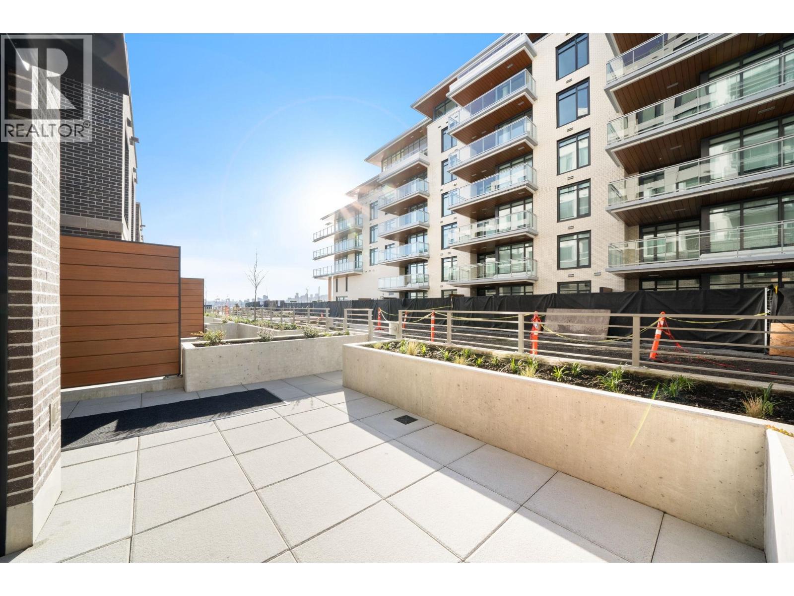 1xx 755 HARBOURSIDE DRIVE, North Vancouver