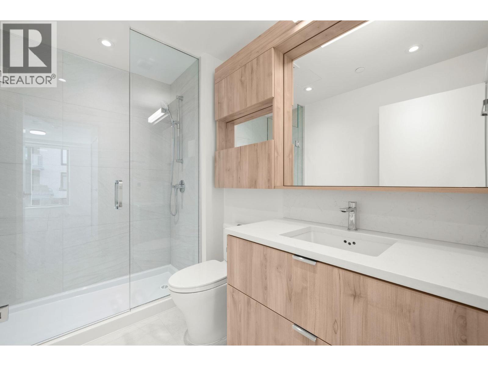 1xx 755 HARBOURSIDE DRIVE, North Vancouver