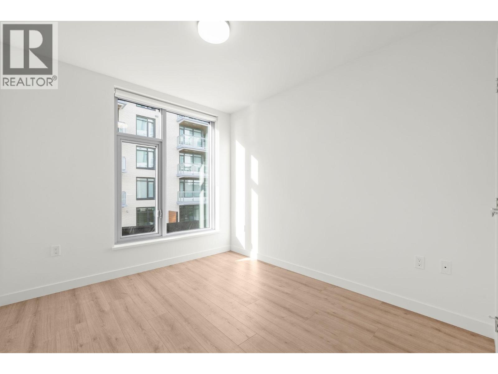 1xx 755 HARBOURSIDE DRIVE, North Vancouver