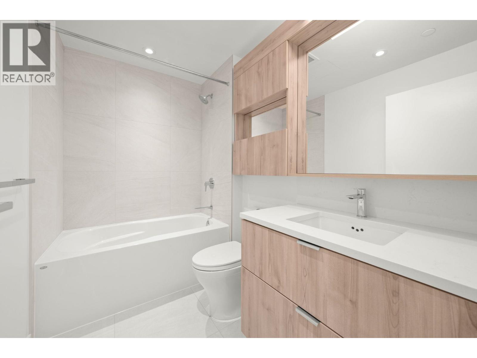 1xx 755 HARBOURSIDE DRIVE, North Vancouver