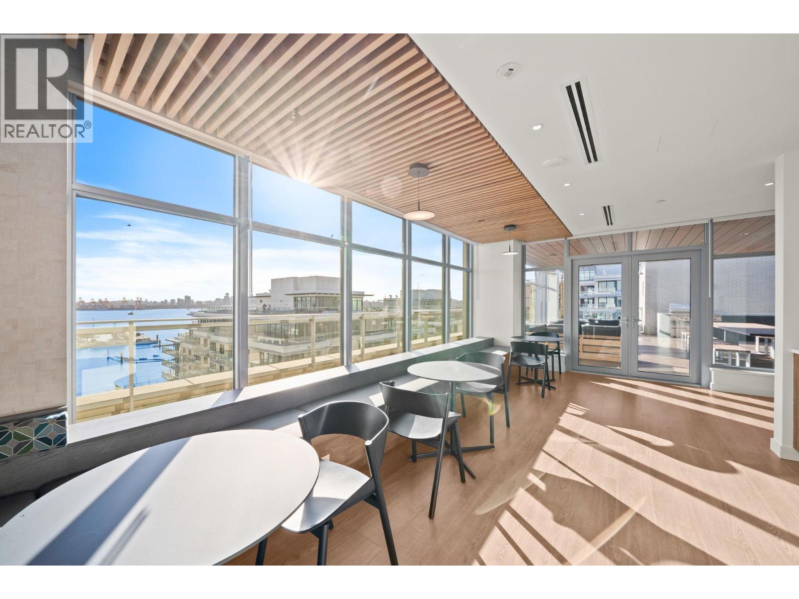 1xx 755 HARBOURSIDE DRIVE, North Vancouver