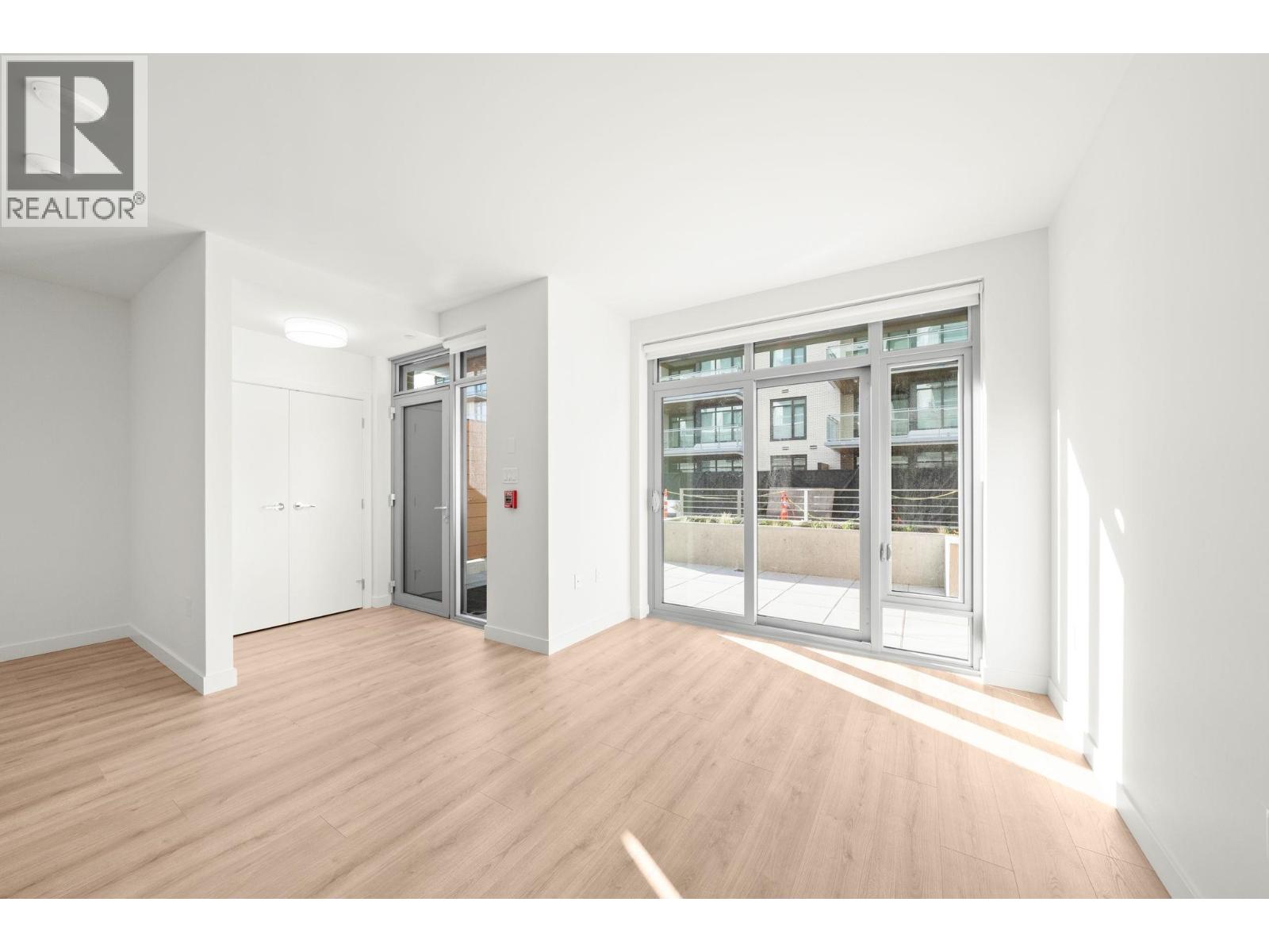 1xx 755 HARBOURSIDE DRIVE, North Vancouver