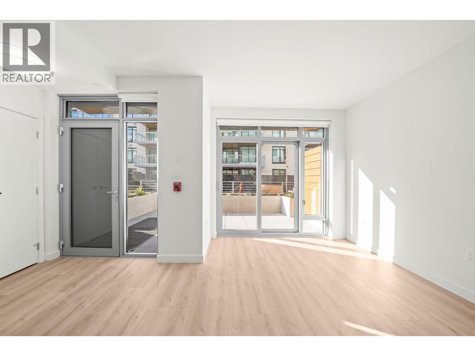 1xx 755 HARBOURSIDE DRIVE, North Vancouver