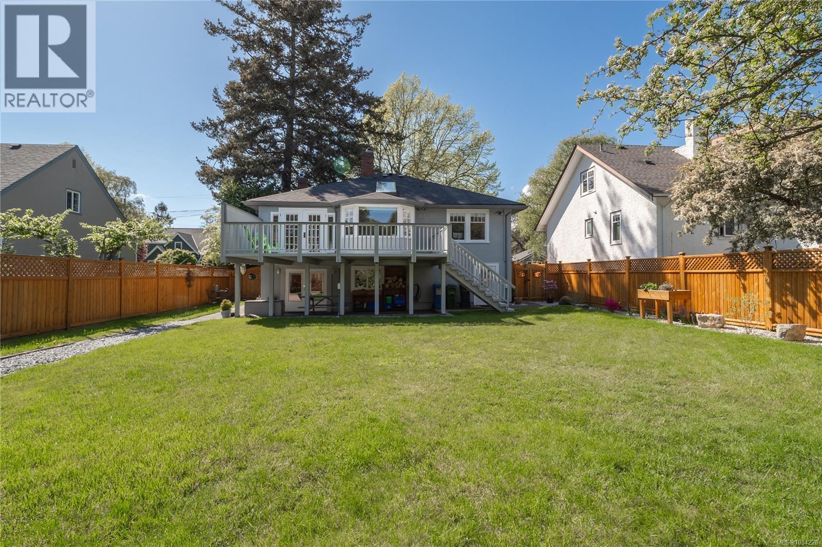777 St. Patrick St - 10