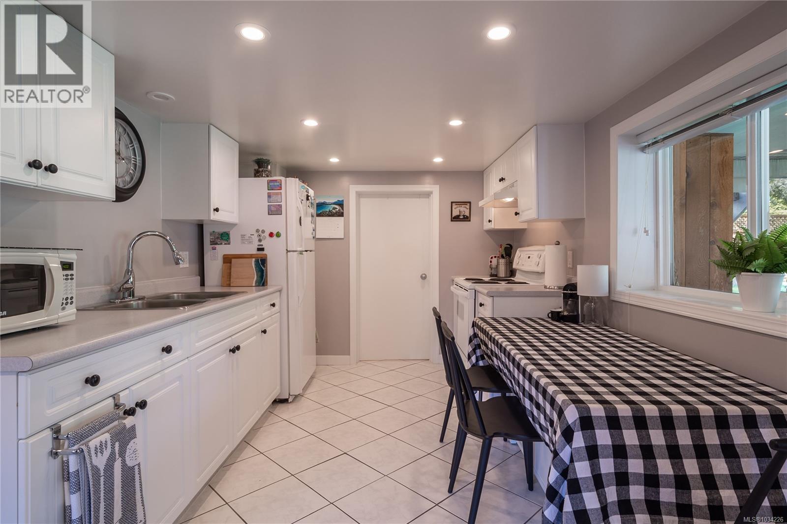 777 St. Patrick St - 37