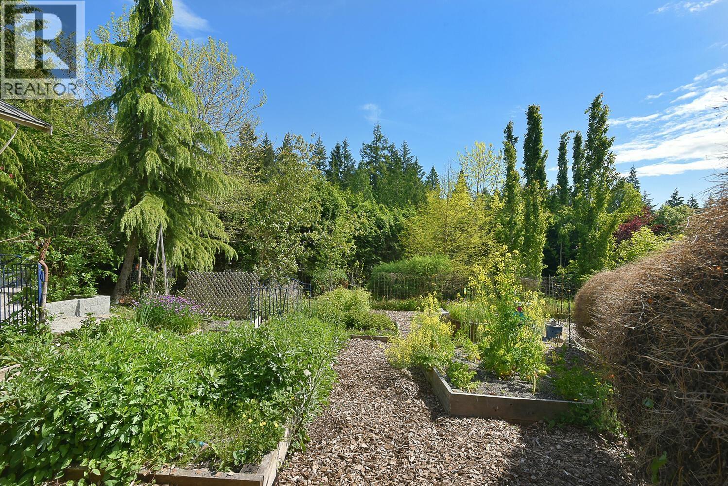 2855 LACEY PLACE, Roberts Creek