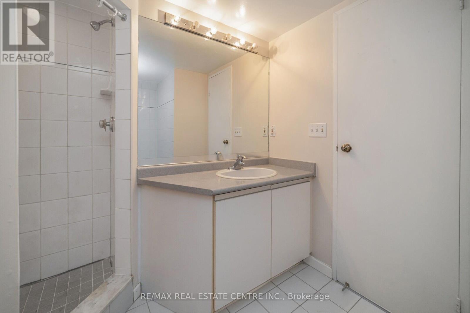 #607 3 ROWNTREE ROAD - 34
