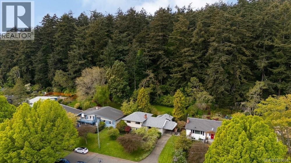  4312 Parkside Crescent, Saanich