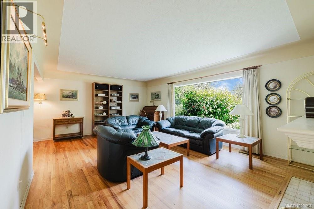  4312 Parkside Crescent, Saanich