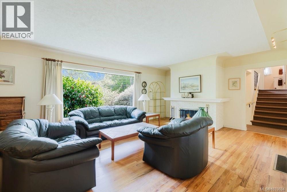  4312 Parkside Crescent, Saanich