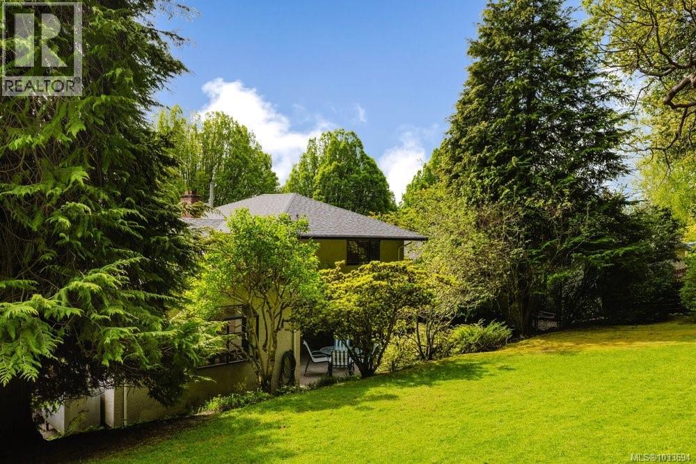  4312 Parkside Crescent, Saanich