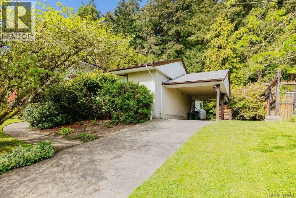  4312 Parkside Crescent, Saanich