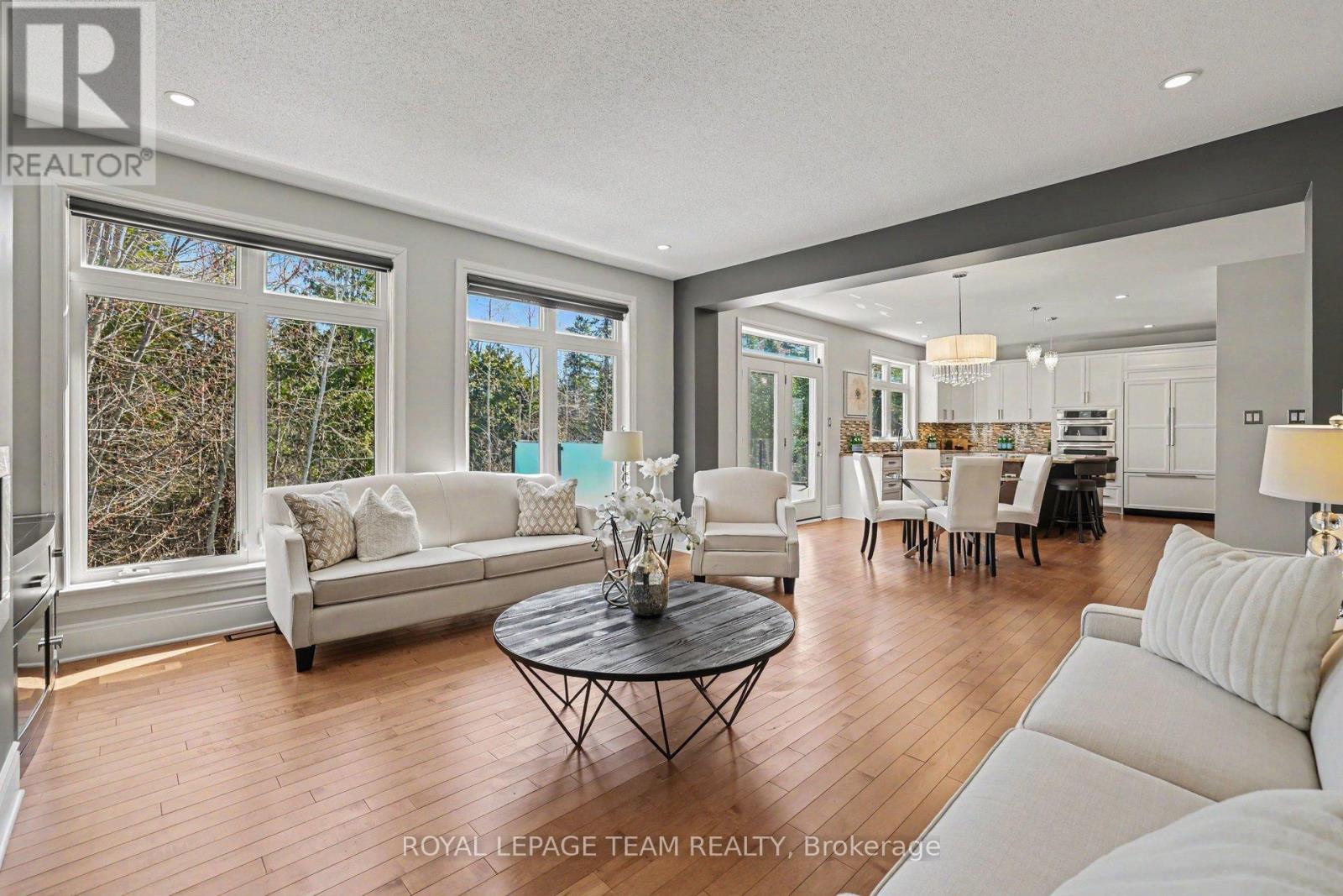 594 OVERLAND DRIVE - 12