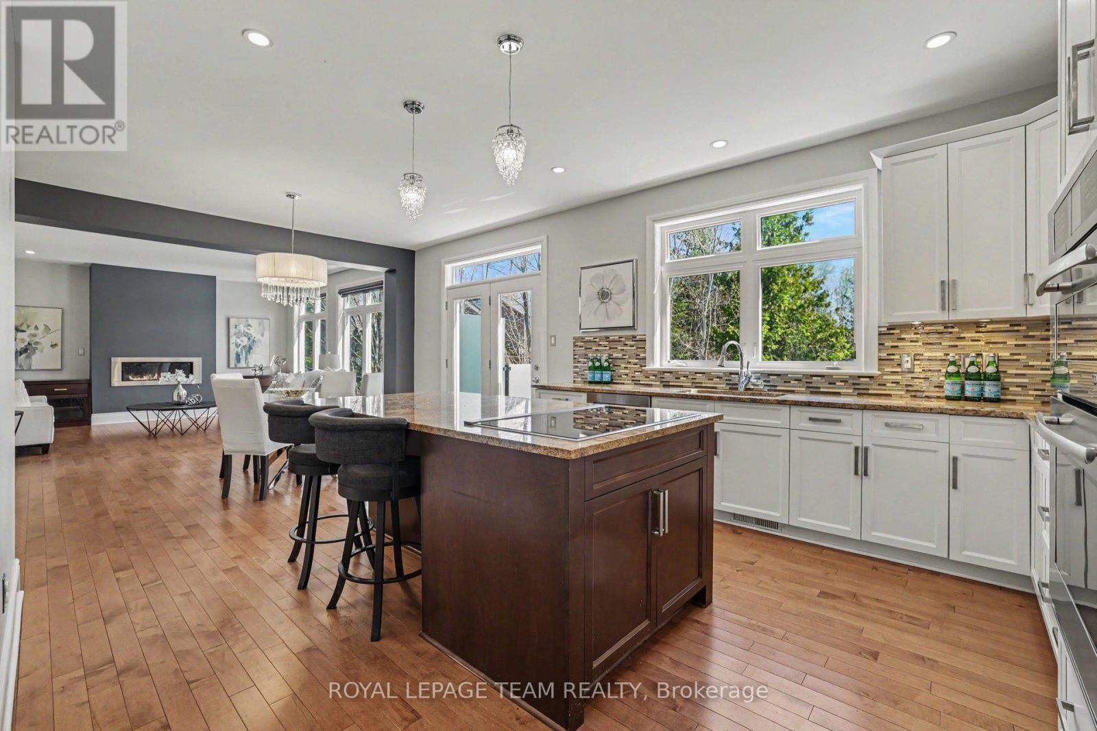 594 OVERLAND DRIVE - 14