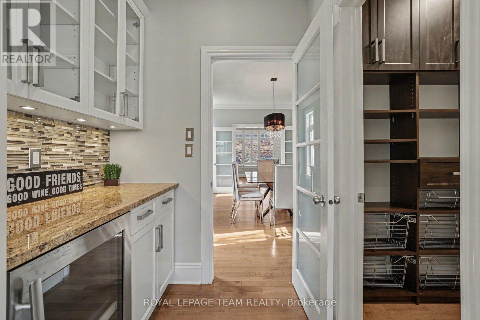 594 OVERLAND DRIVE - 19