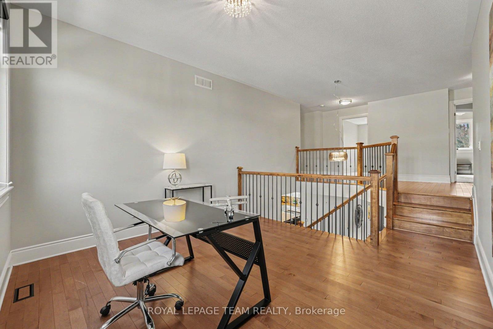 594 OVERLAND DRIVE - 21