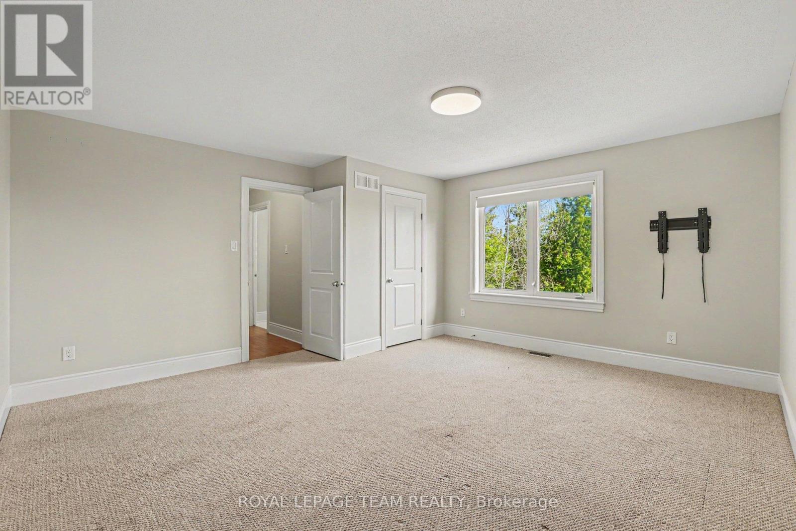 594 OVERLAND DRIVE - 27