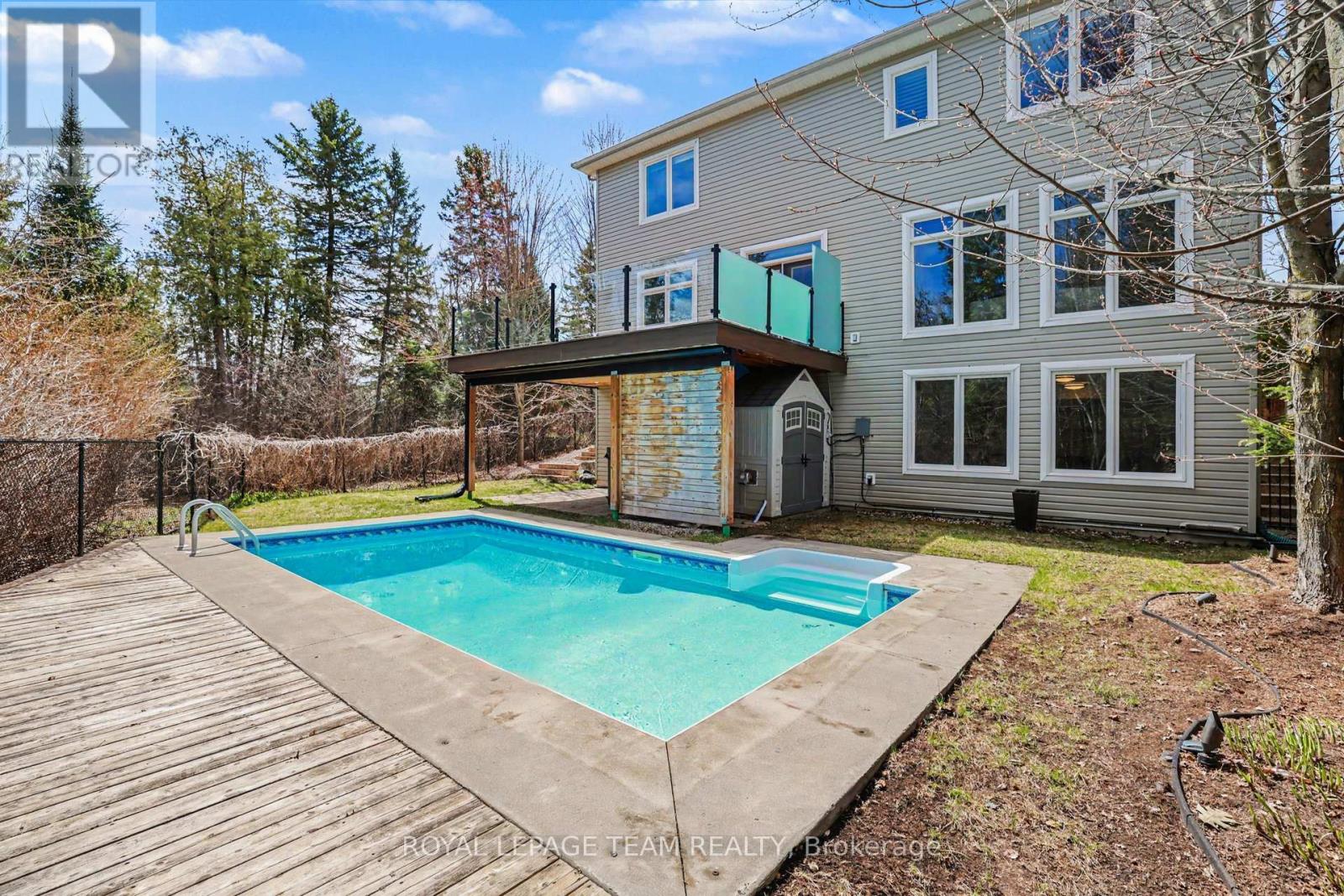 594 OVERLAND DRIVE - 43