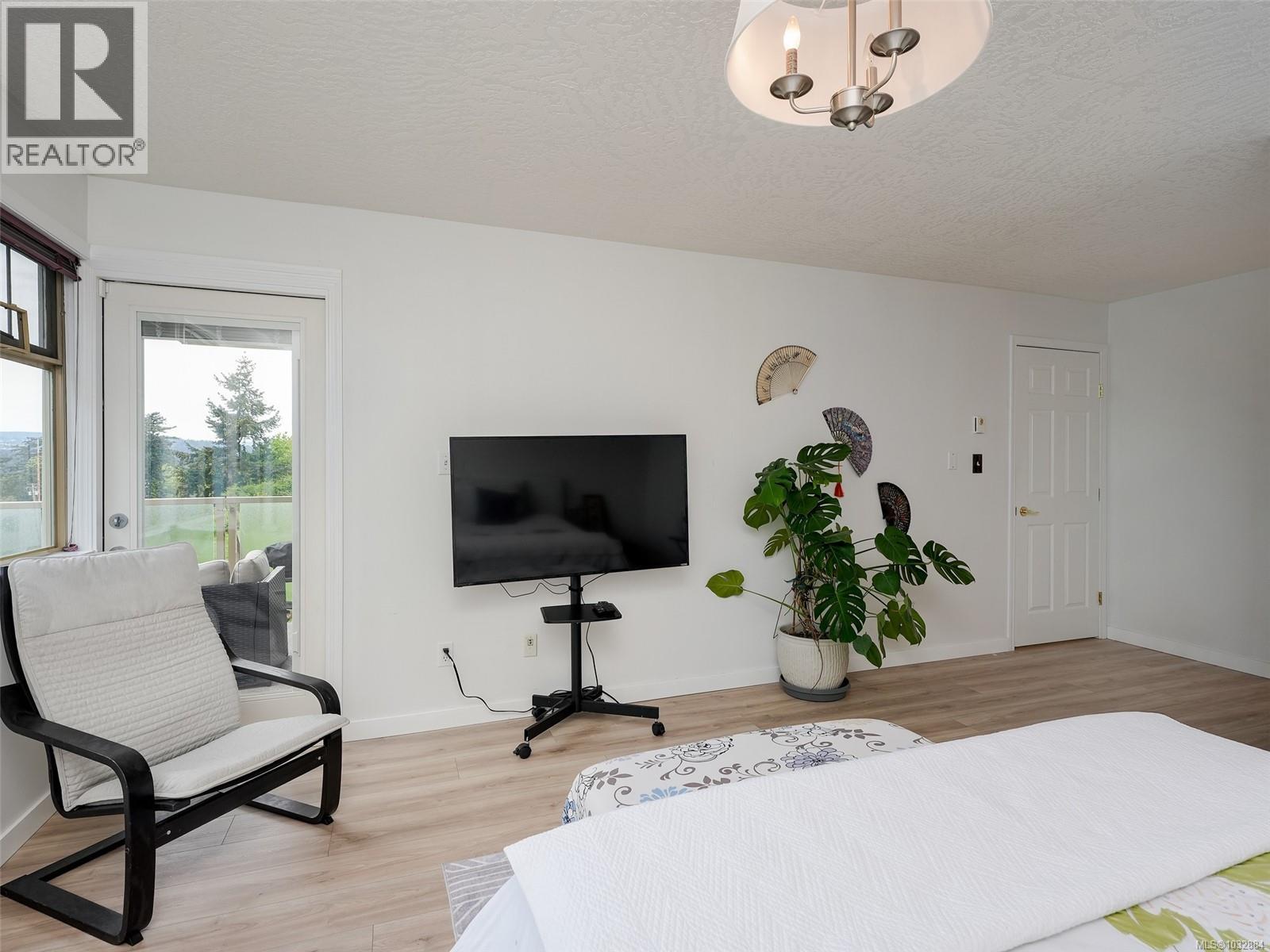 #41 909 Admirals Rd - 20