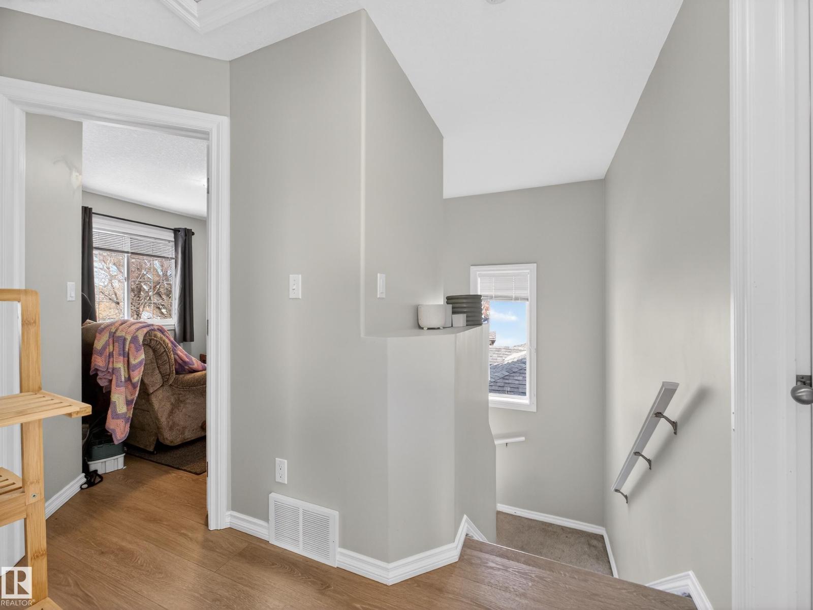 11933 77 ST NW, Edmonton