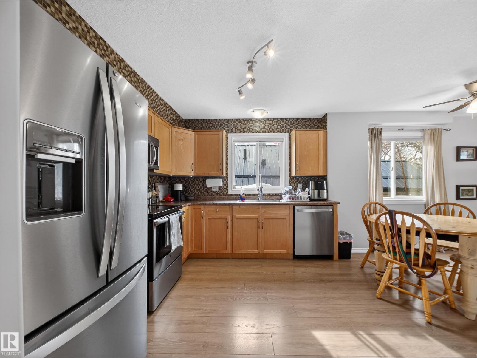 11933 77 ST NW, Edmonton